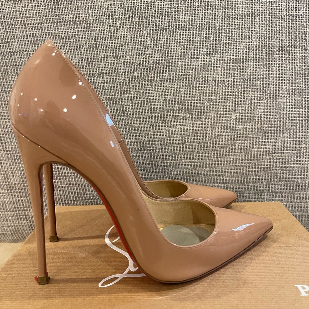 Christian Louboutin So Kate
